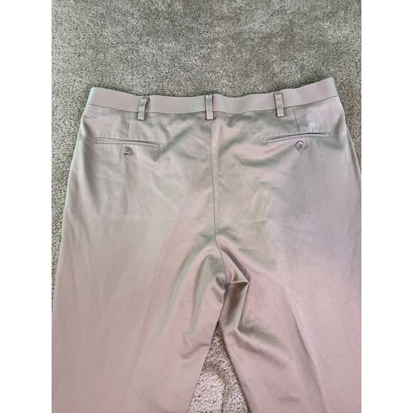 Dockers Pants Mens 40x32 Beige Khaki Classic Fit Slacks Trousers Pleated D522 - Picture 5 of 14